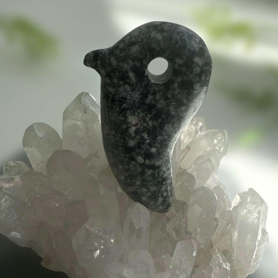 【遠野霊石】高波動勾玉　獣形勾玉(三ノ型) 角の生えた勾玉　一角獣