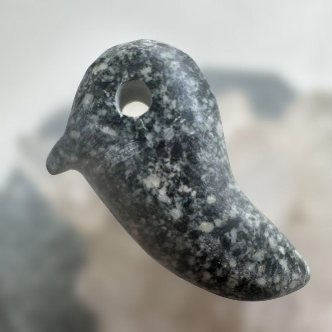 【遠野霊石】高波動勾玉　獣形勾玉(三ノ型) 角の生えた勾玉　一角獣