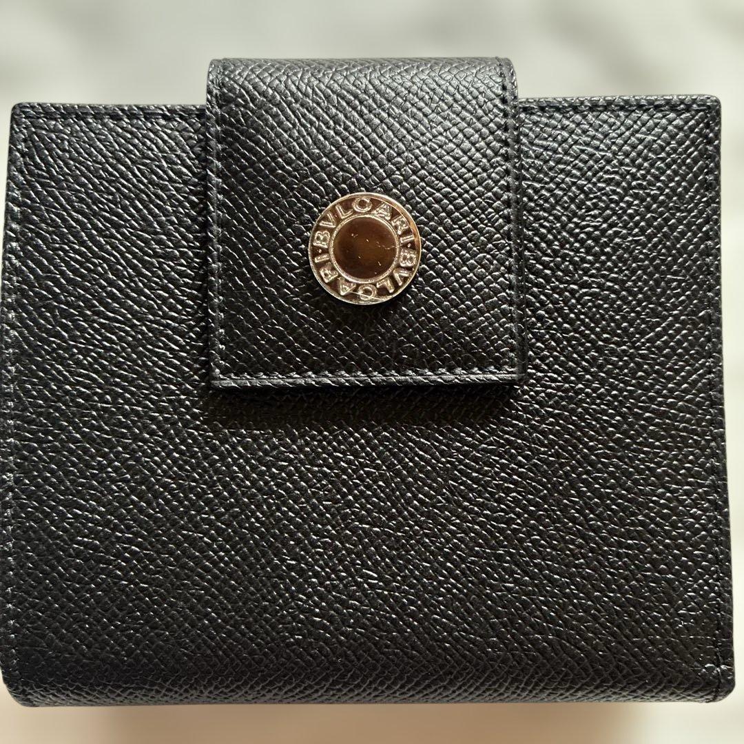 ✨新品・未使用✨BVLGARI (レディース•メンズ)ブラック 二つ折り財布