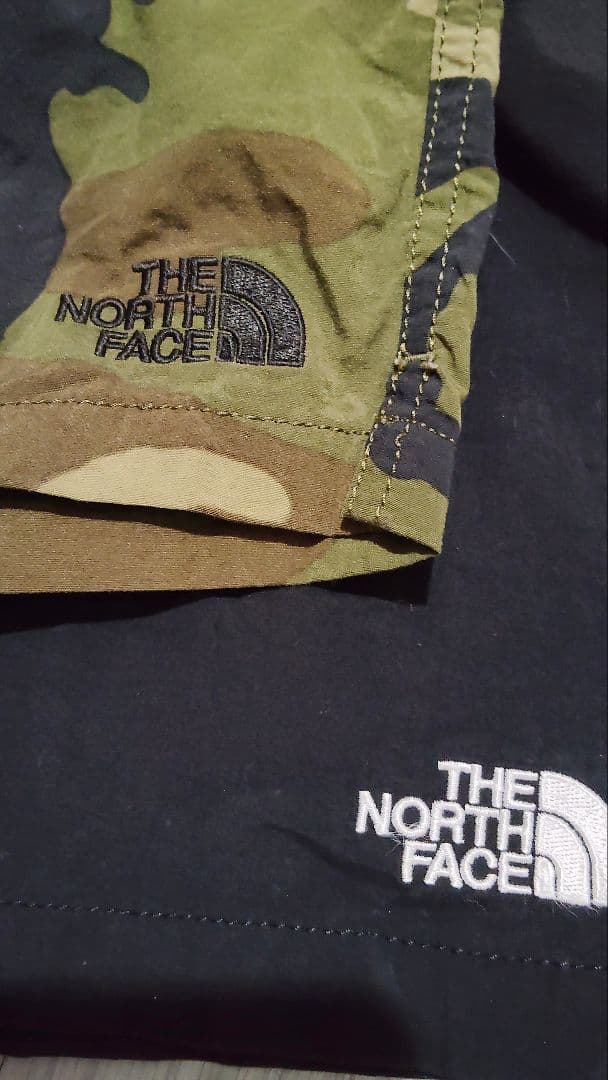ふるノースフェイスバーサタイルショーツ　迷彩＆ブラック黒 おまけ付き