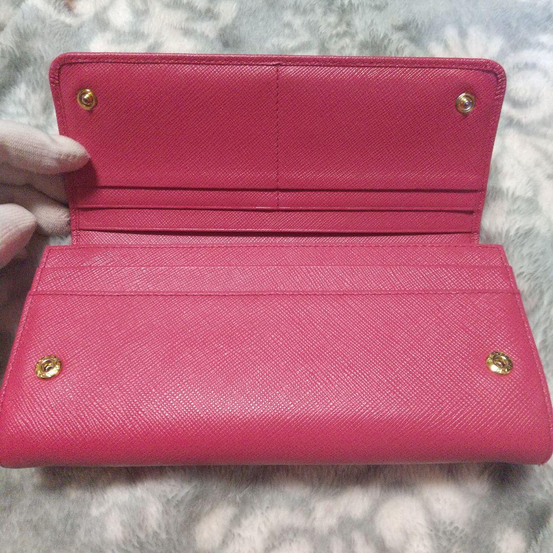 PRADAサフィアーノ レザーリボン付き 長財布 レッド系