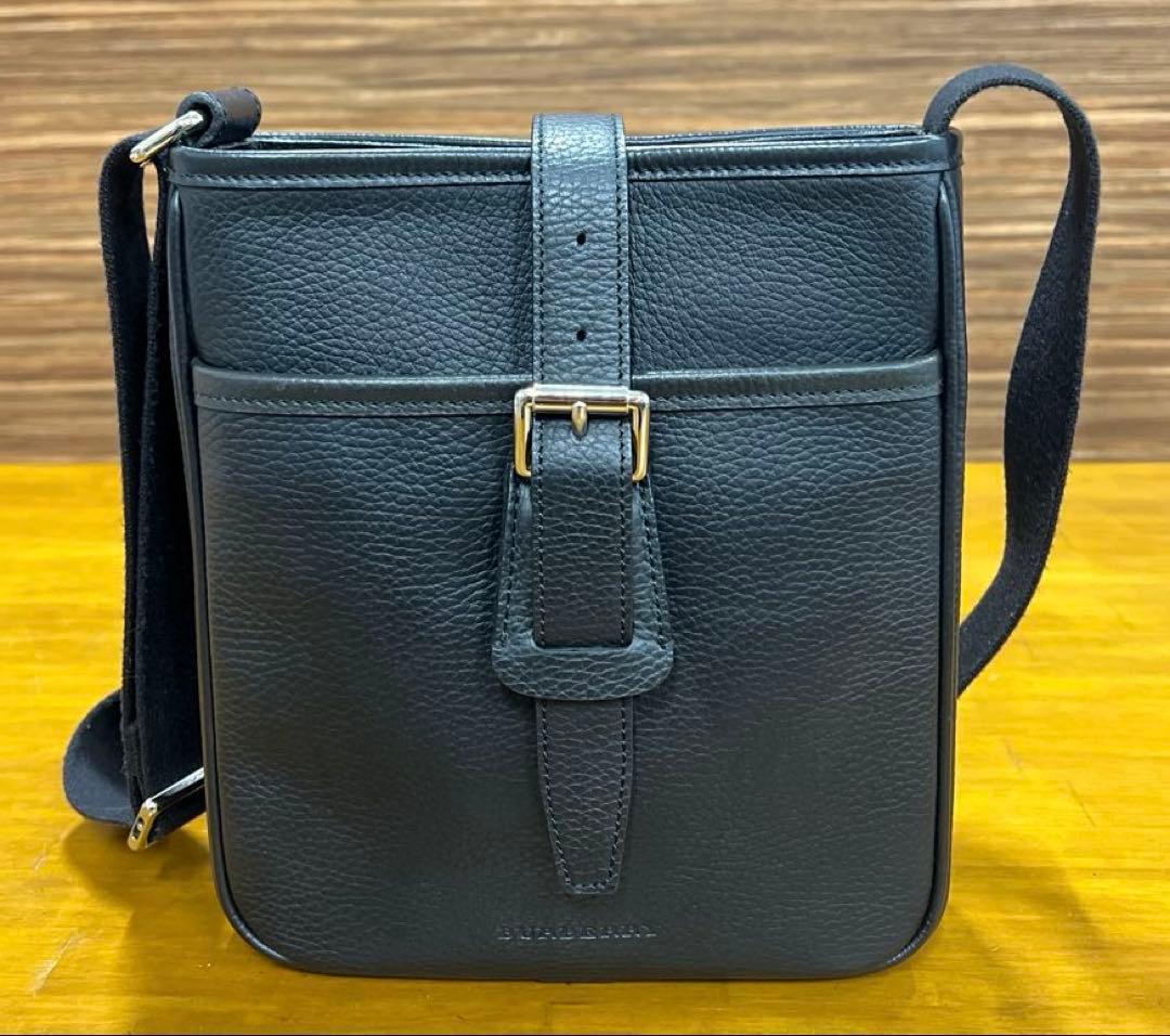 美品　バーバリー　ショルダーバッグ　斜め掛け　レザー　ブラック　レディース