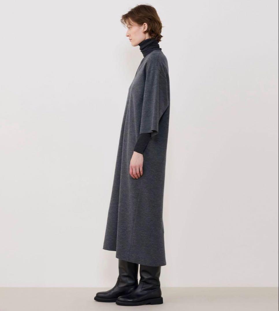 ✴︎2/7まで限定大幅値下げ✴︎GALERIE VIE ミドルスムースVネックワンピ