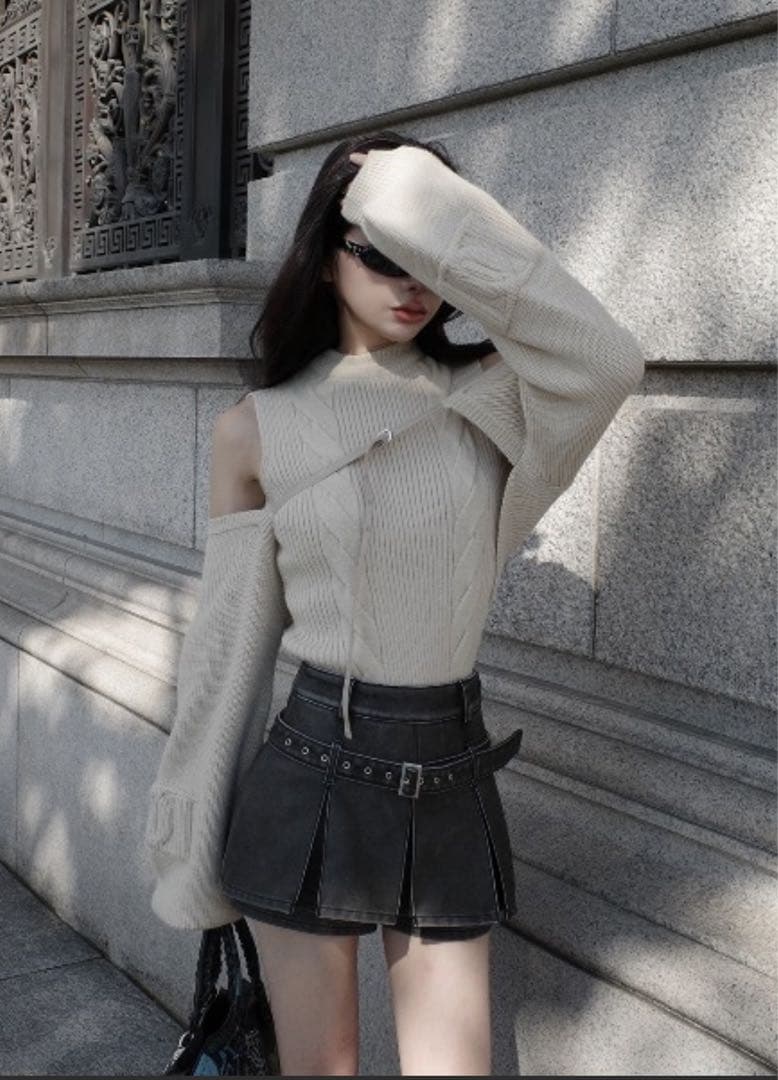 ダークグレー レザー風ショートパンツ