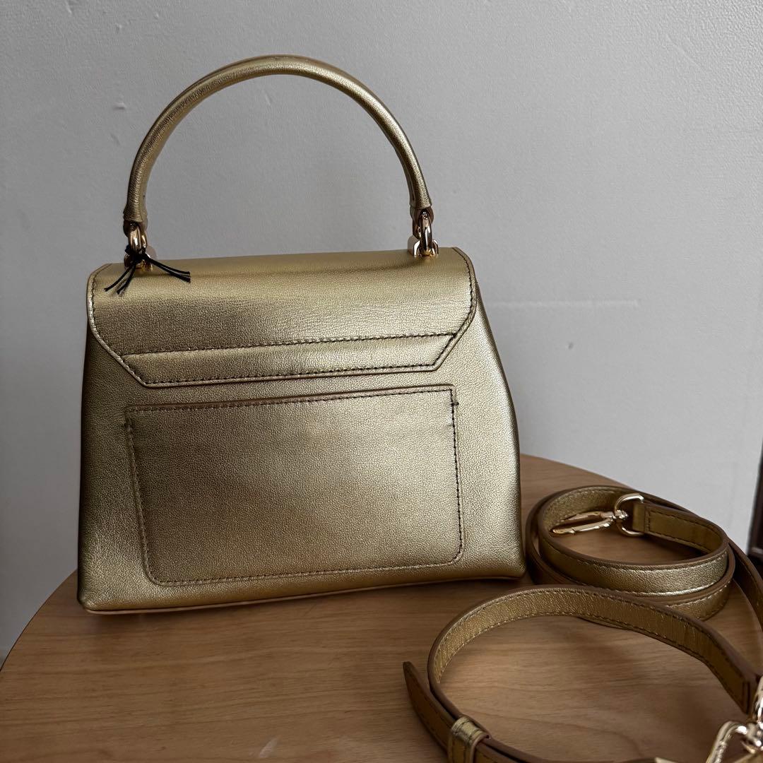 新品■フルラFURLA■トップハンドルバッグ■ゴールド