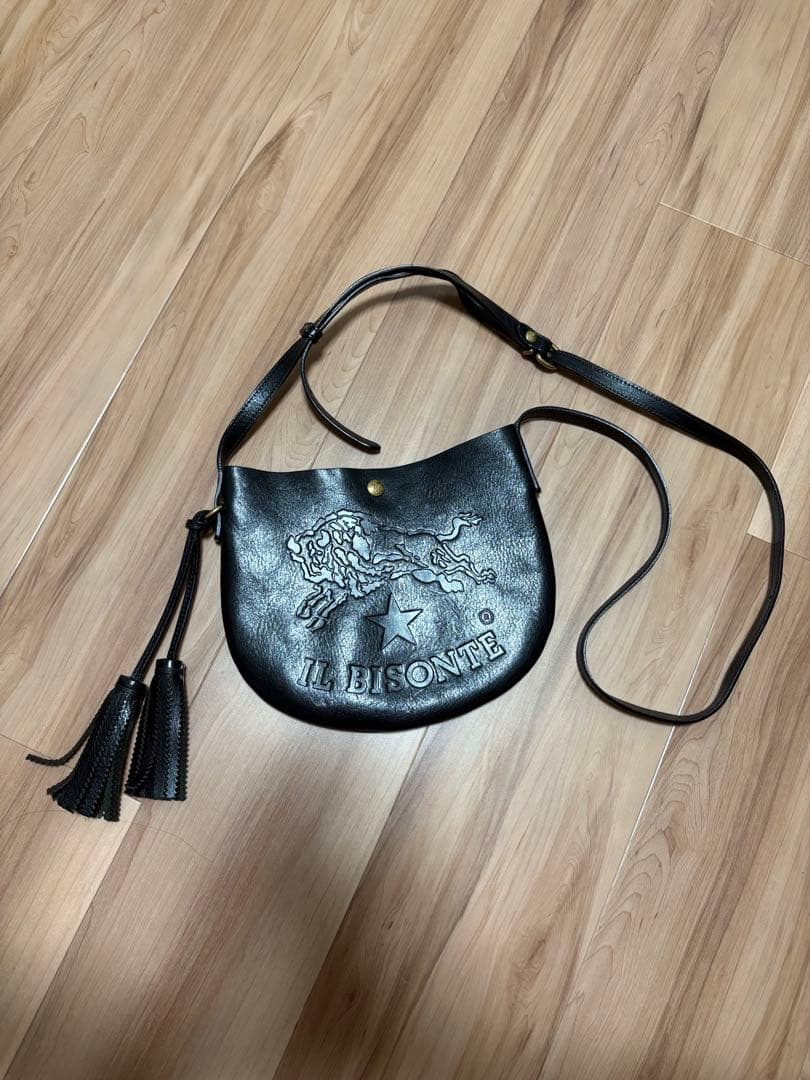IL BISONTE ブラックショルダーバッグ