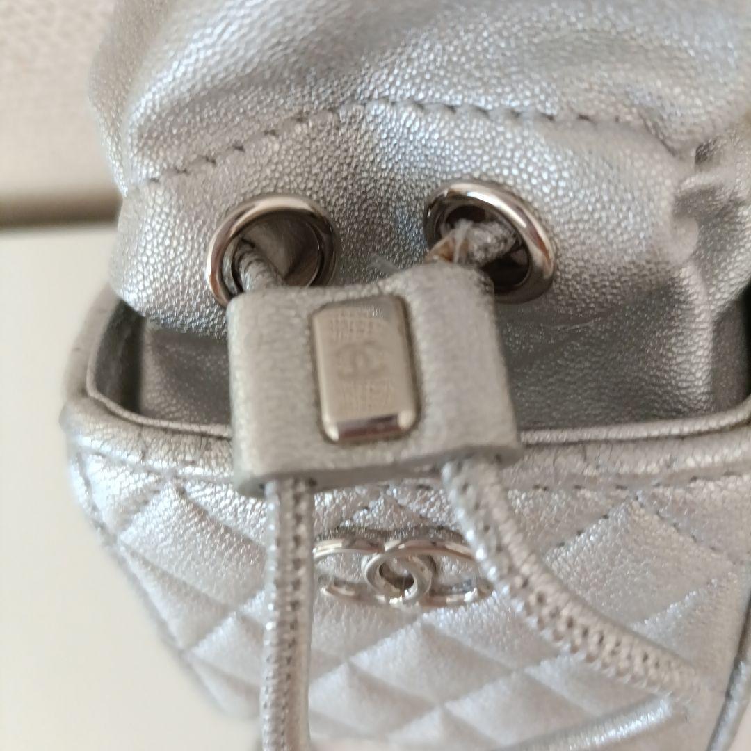CHANEL シャネル シルバー キルティング バッグ ノベルティ