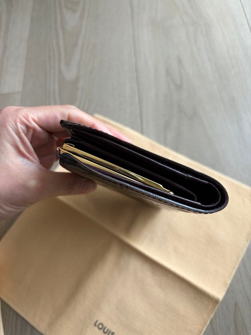 ルイヴィトン ヴィエノワ モノグラム ヴェルニ 折り財布