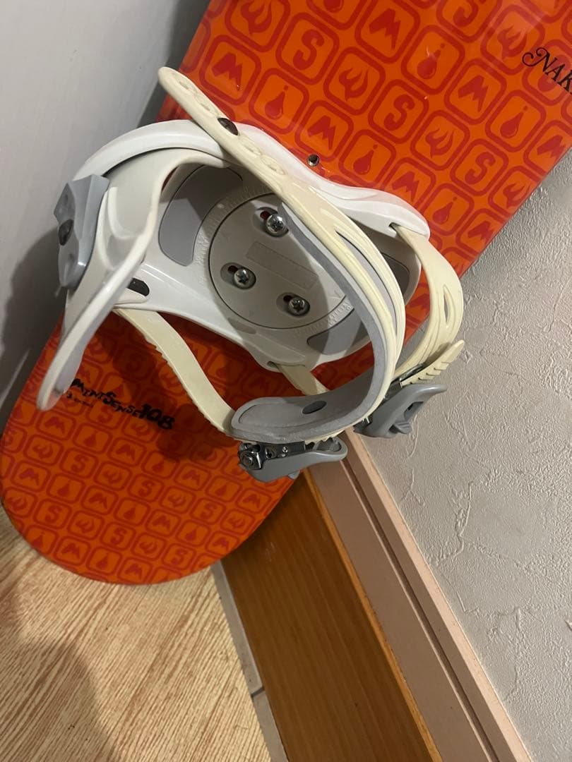 バートン　ステッカー付き　NAKED 108cm バインセット