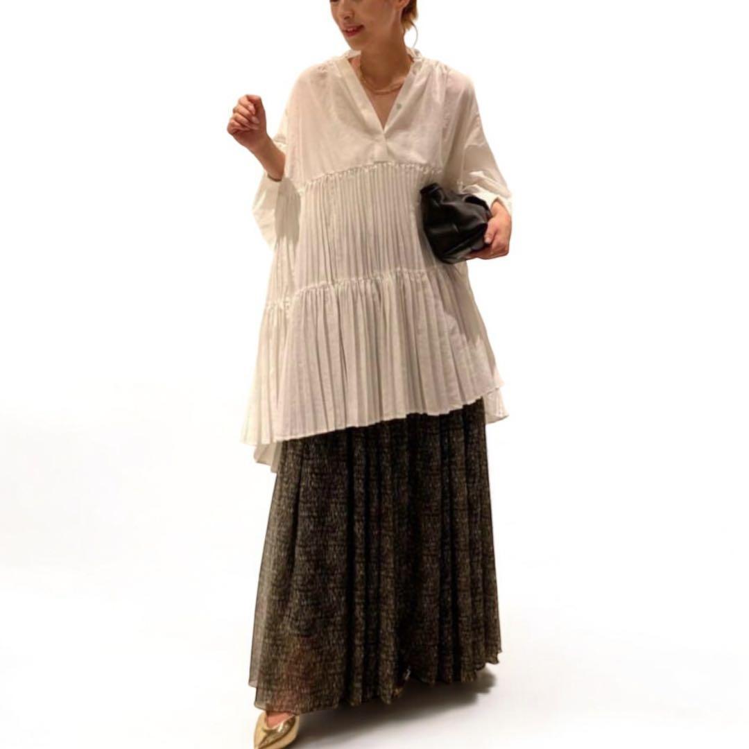 手絞りティアードプリーツチュニック　36 ホワイト シャツ ブラウス 長袖