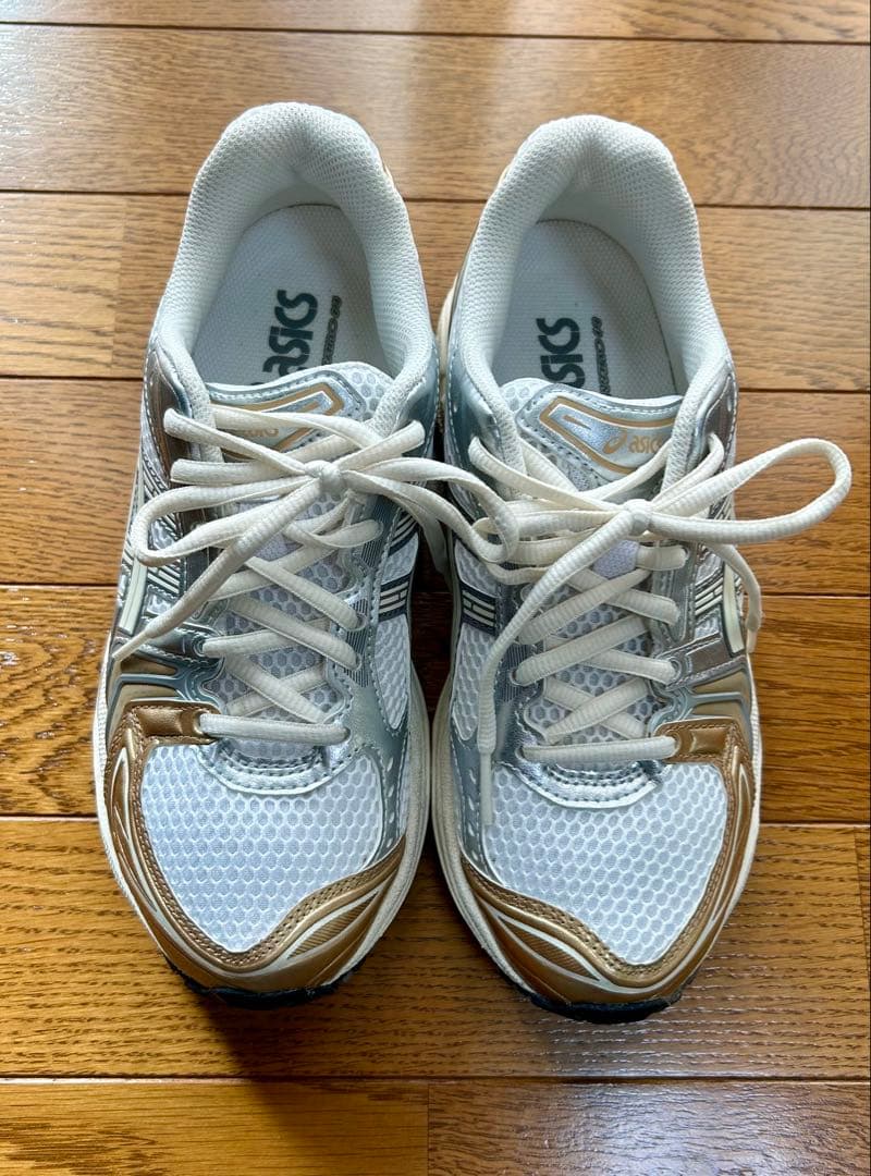 【ASICS】スニーカー GEL-KAYANO14 ホワイト/ゴールド