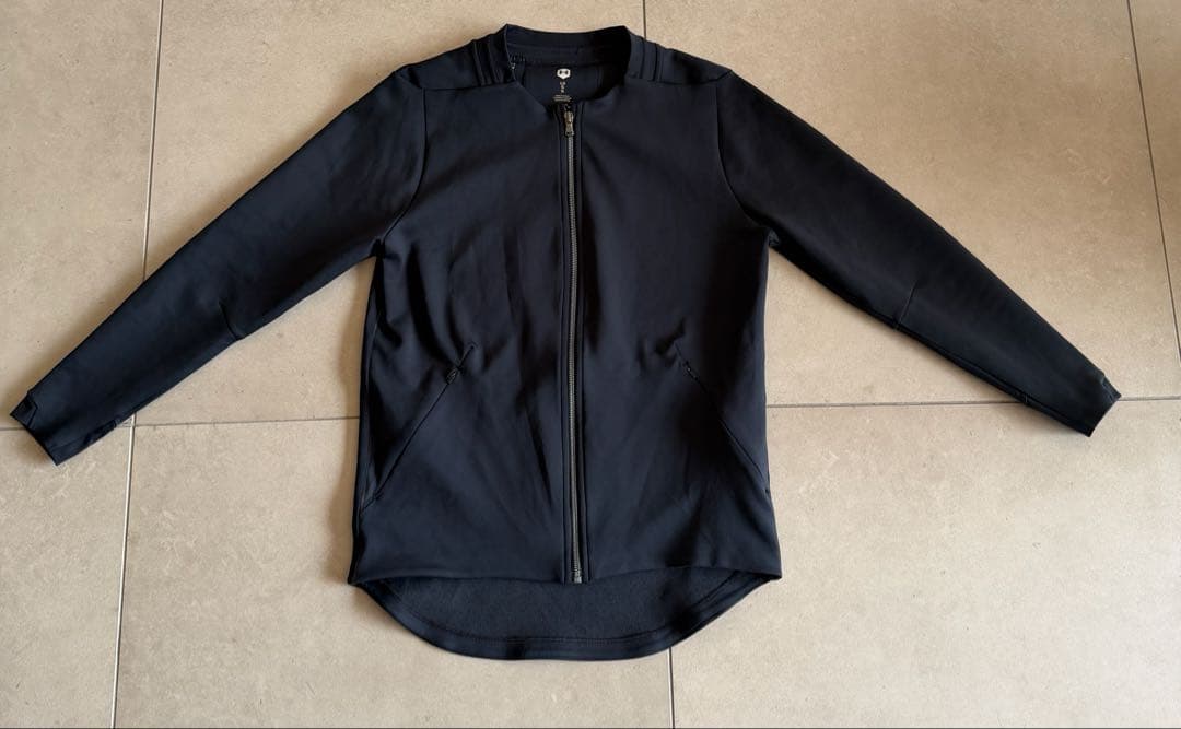 UNDER ARMOURブラック トレーニングウェア セットアップ　Lサイズ