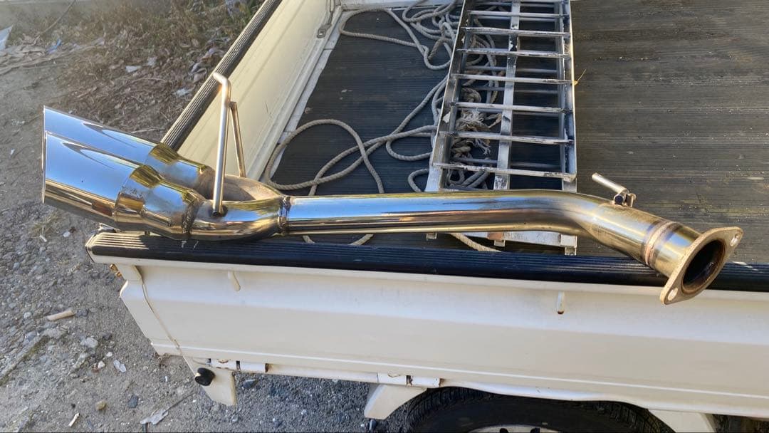 ハイラックス GUN125 ウィルズウィン サイド出しマフラー　最終値下げ