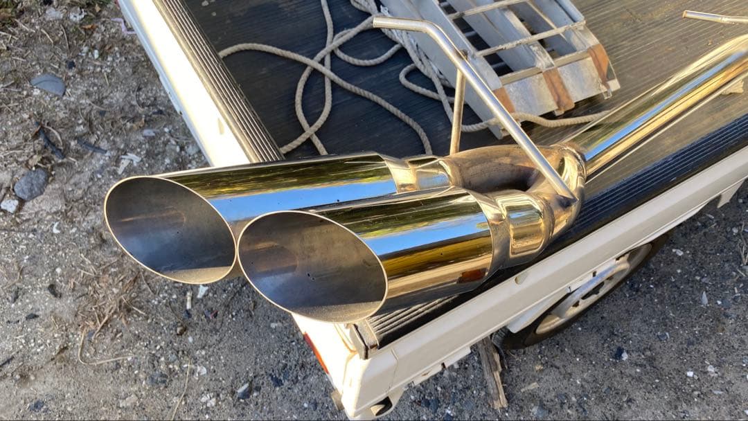 ハイラックス GUN125 ウィルズウィン サイド出しマフラー　最終値下げ