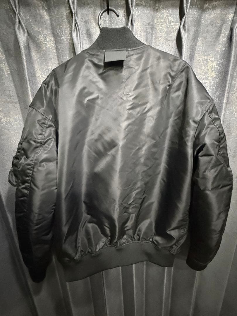 ユニクロ　+J　MA1ダウンジャケット　ブラック　Lサイズ