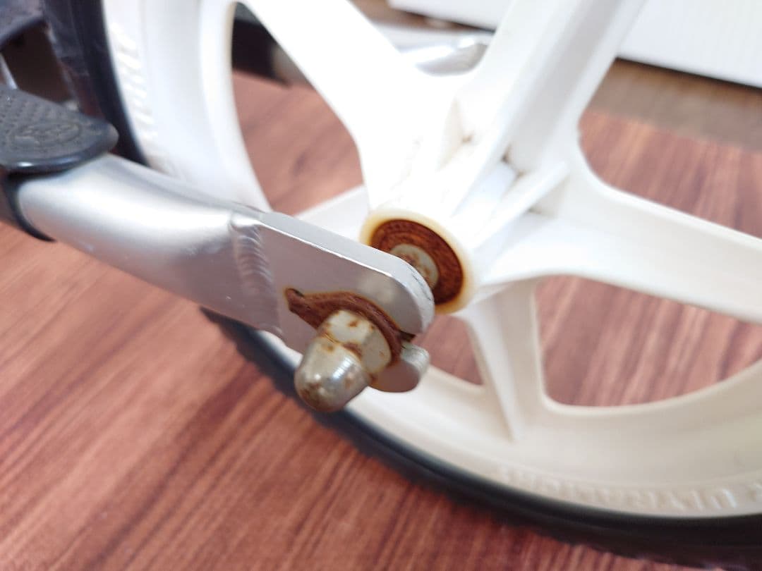 ストライダー プロ（箱、プロテクター&グローブ、スタンド付き）