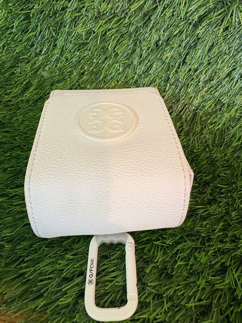 【超美品】G／FORE 距離計収納ケース ホワイト ゴルフアクセサリー 合成皮革