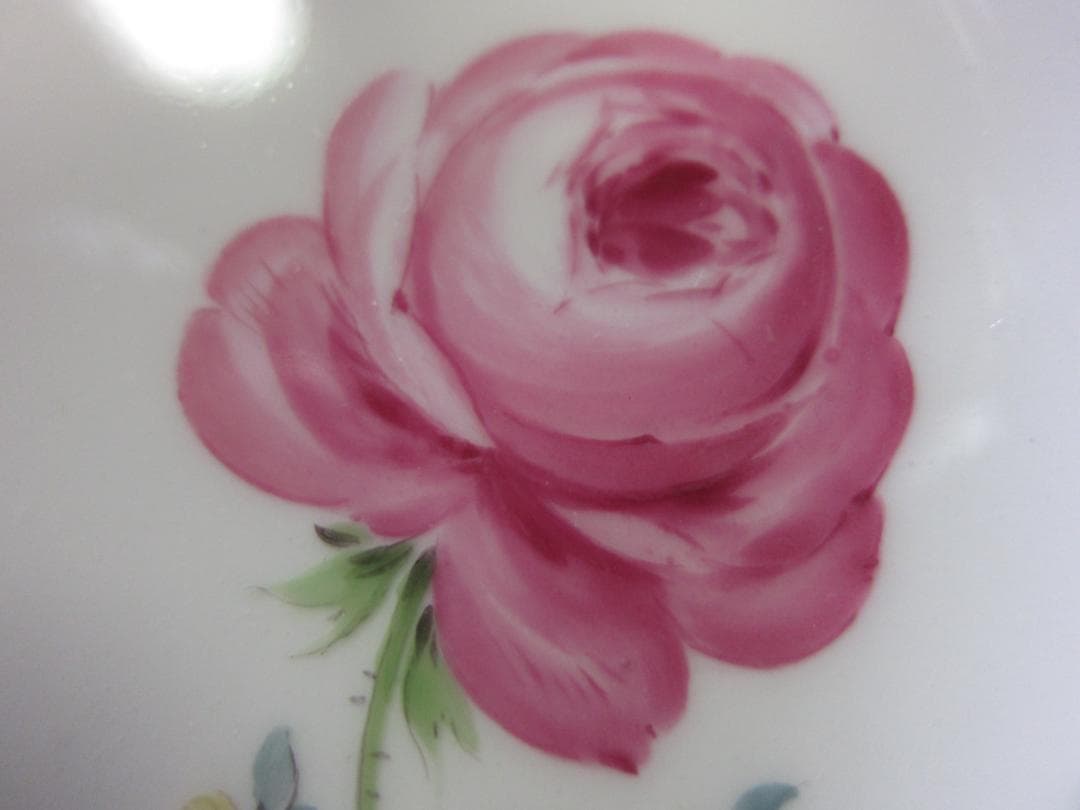 新品・未使用、一級品　マイセン三つ花（ピンクローズ）　20.0Φcmデザート皿