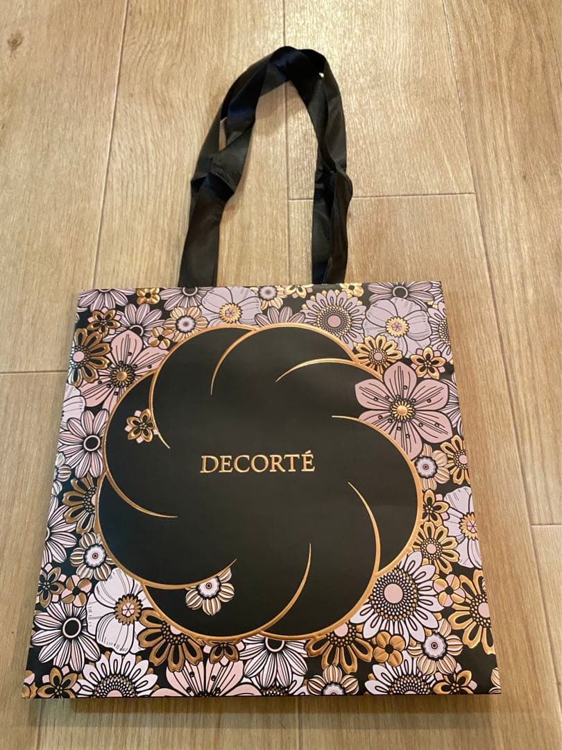 【新品】コスメデコルテ　クリスマスコフレ2025 エターナルブルームコレクション