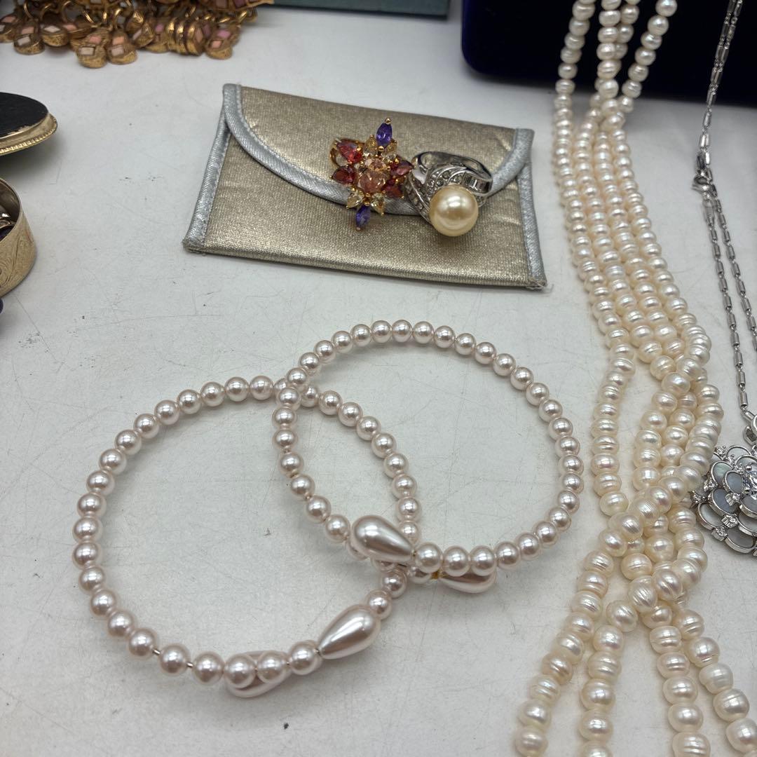 L*e様 アクセサリー　まとめ　ジュエリーBOX ネックレス　ブローチ　指輪