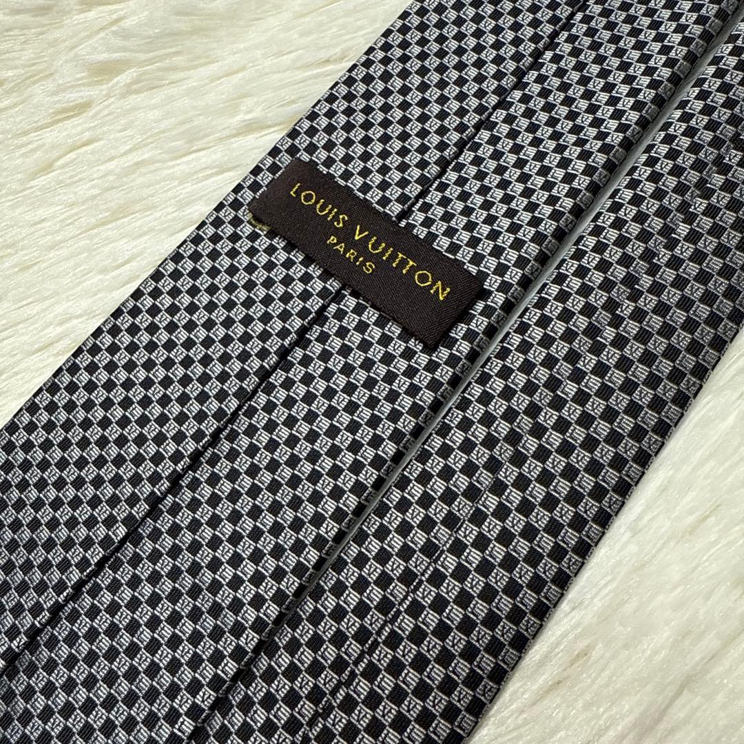 【未使用級】LOUIS VUITTON ネクタイ　高級シルク　総柄　ロゴ