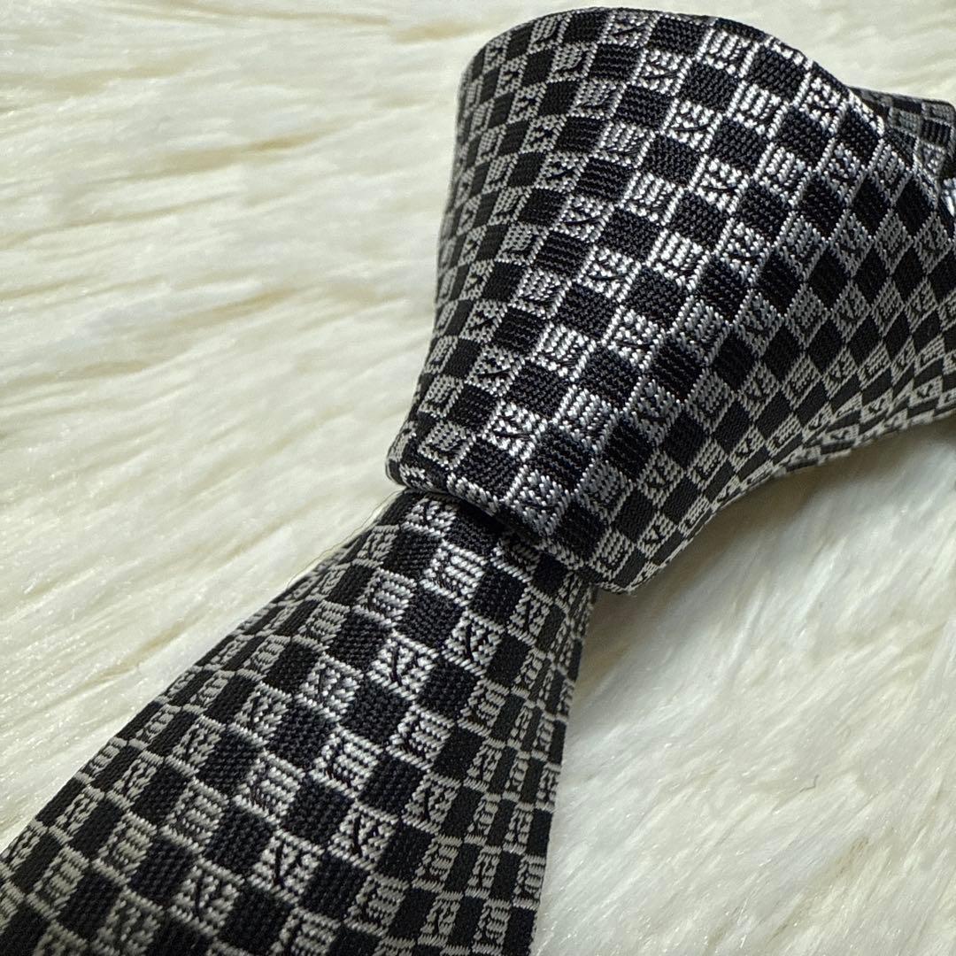 【未使用級】LOUIS VUITTON ネクタイ　高級シルク　総柄　ロゴ