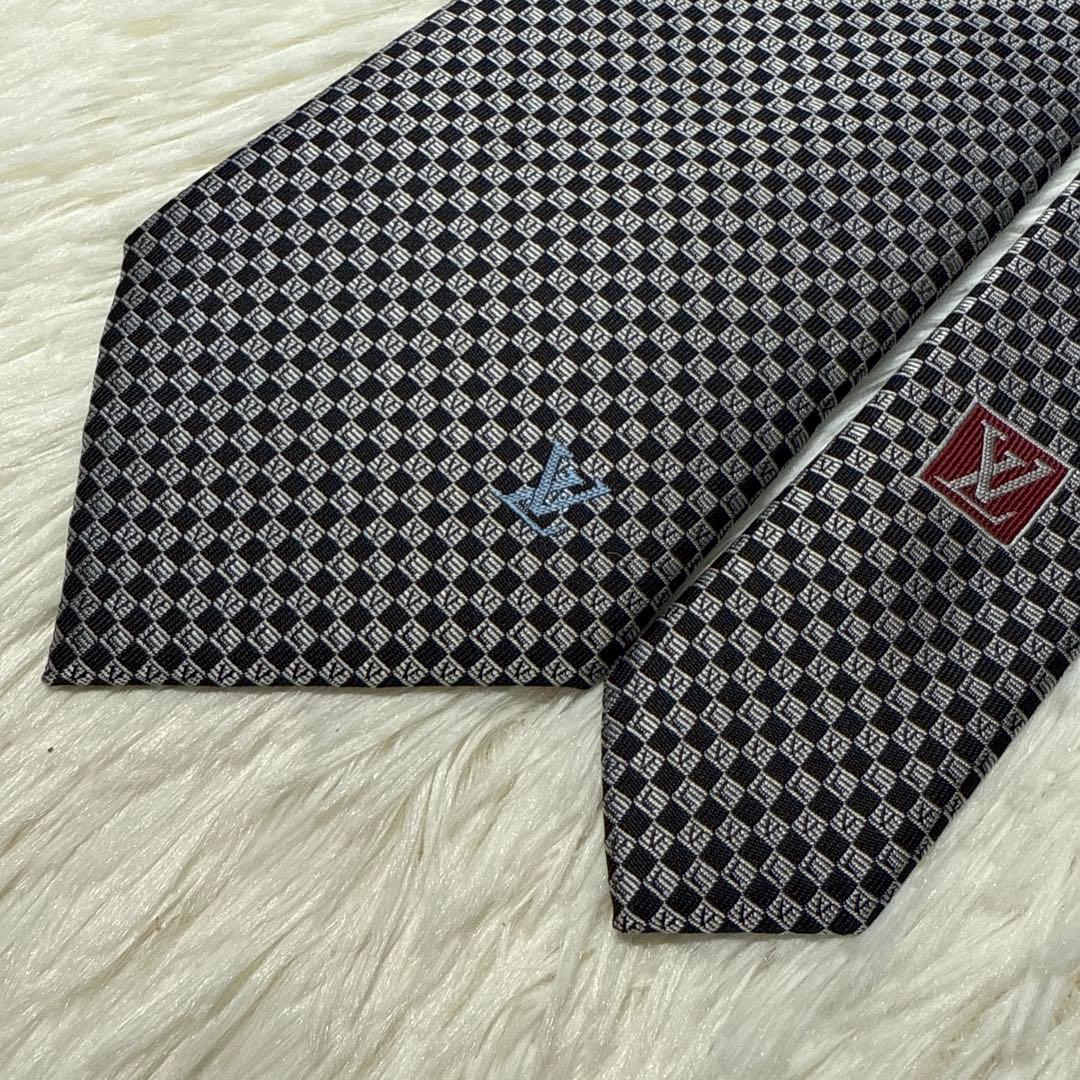 【未使用級】LOUIS VUITTON ネクタイ　高級シルク　総柄　ロゴ