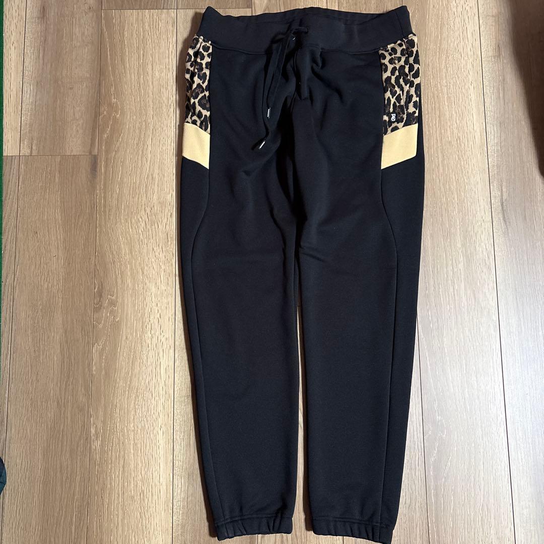 【美品】パーリーゲイツ レオパード柄ポケット付きパンツ