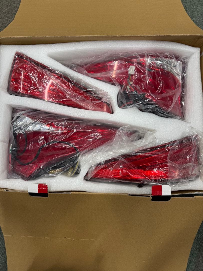 50プリウス前期　ヴァレンティ　テールランプ一式　送料込み