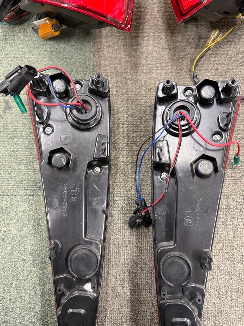 50プリウス前期　ヴァレンティ　テールランプ一式　送料込み