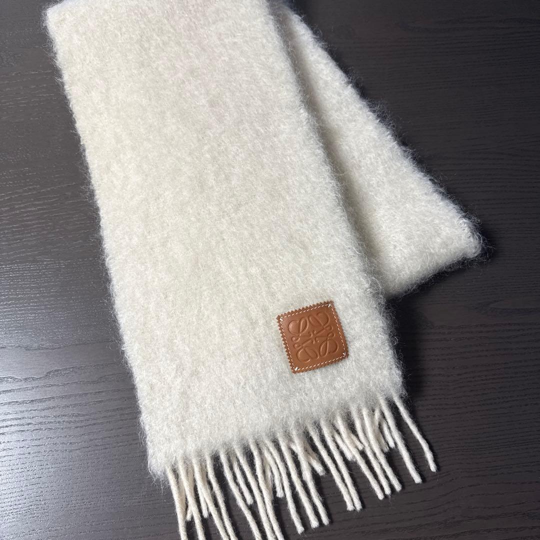 LOEWE アイボリー マフラー フリンジ付き
