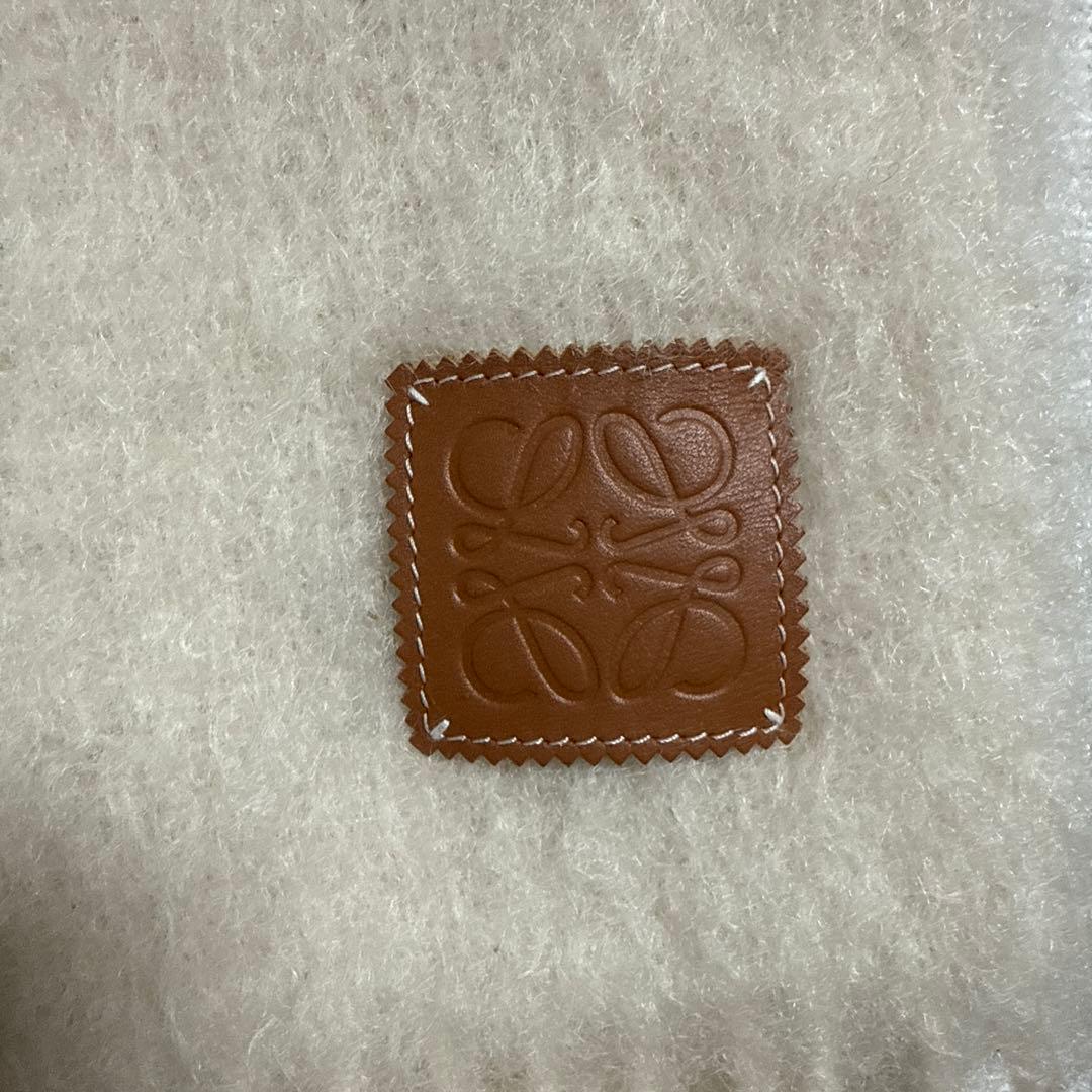 LOEWE アイボリー マフラー フリンジ付き