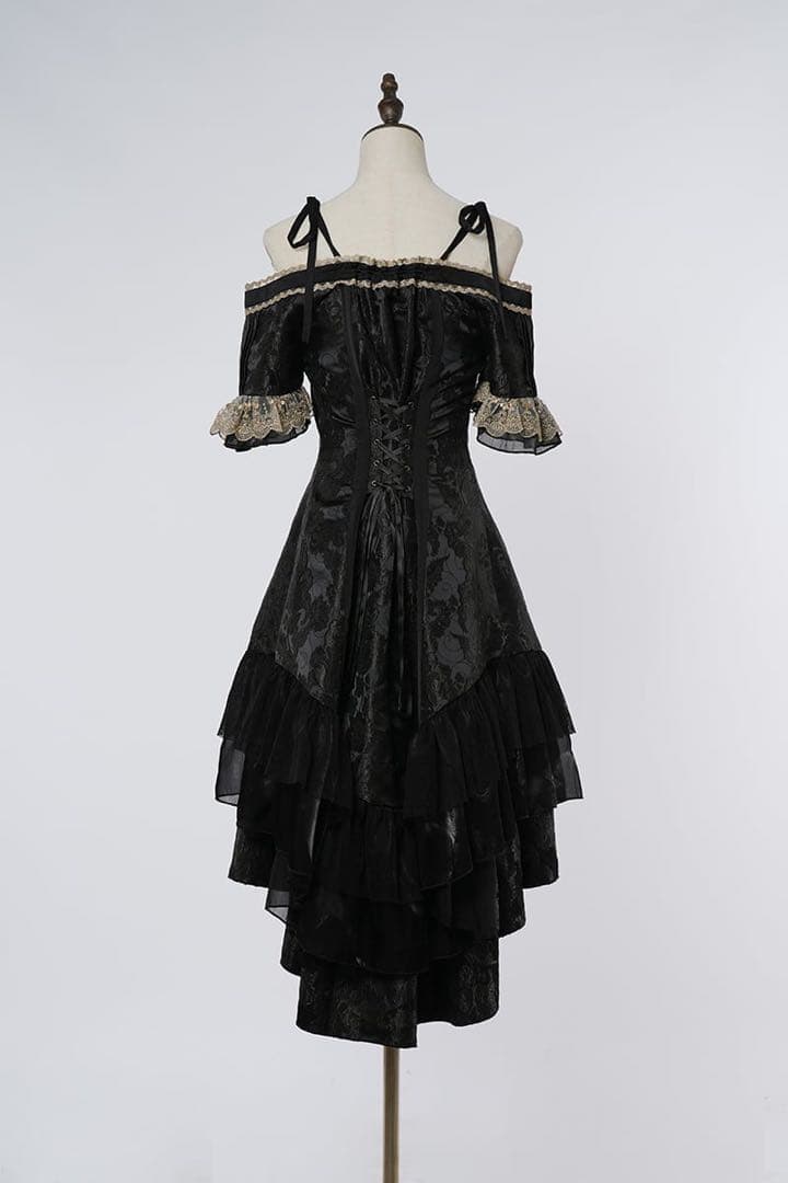 け*の様 黒　　　完売品ベル・エピヌ　ワンピース ¥23,650