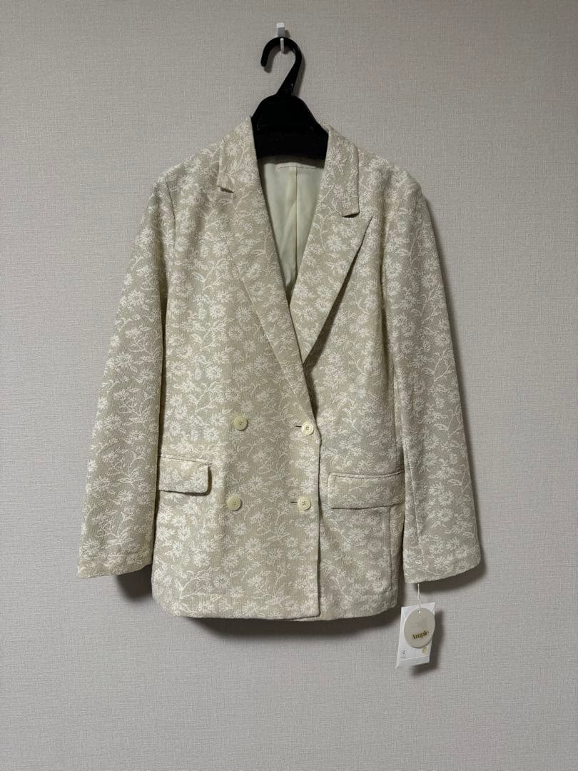 ヤマダヤ　Ample ボタニカルフラワーダブルジャケット　ベージュ