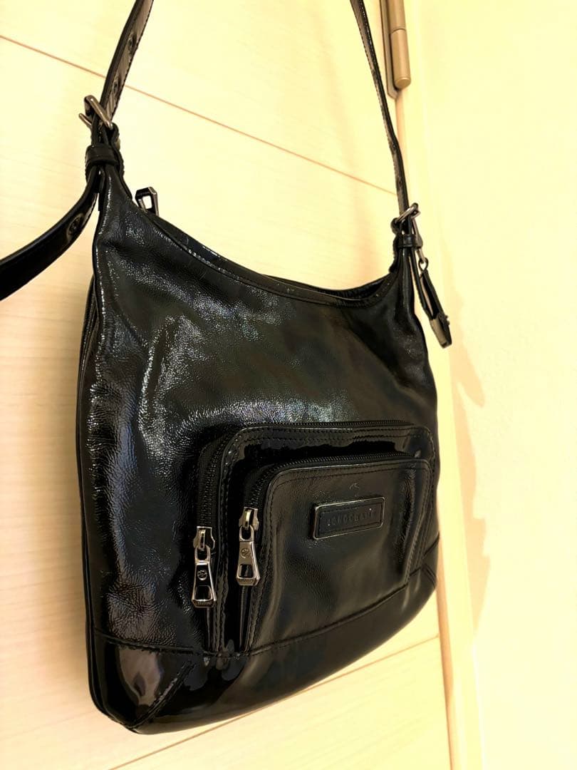 ロンシャン　エナメル　ショルダー　斜めがけ　バッグ