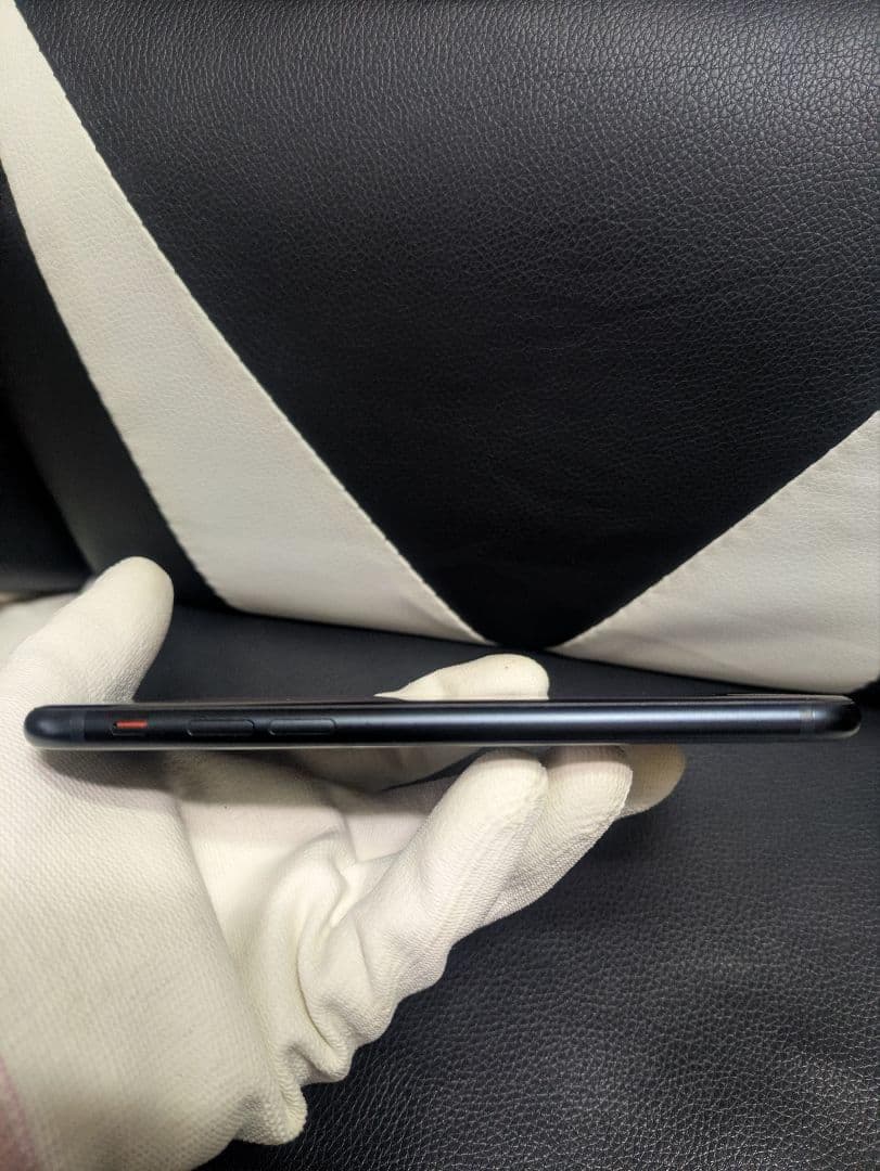 iPhone　se3 第3世代　64gb SIMフリー　黒　ブラック　63