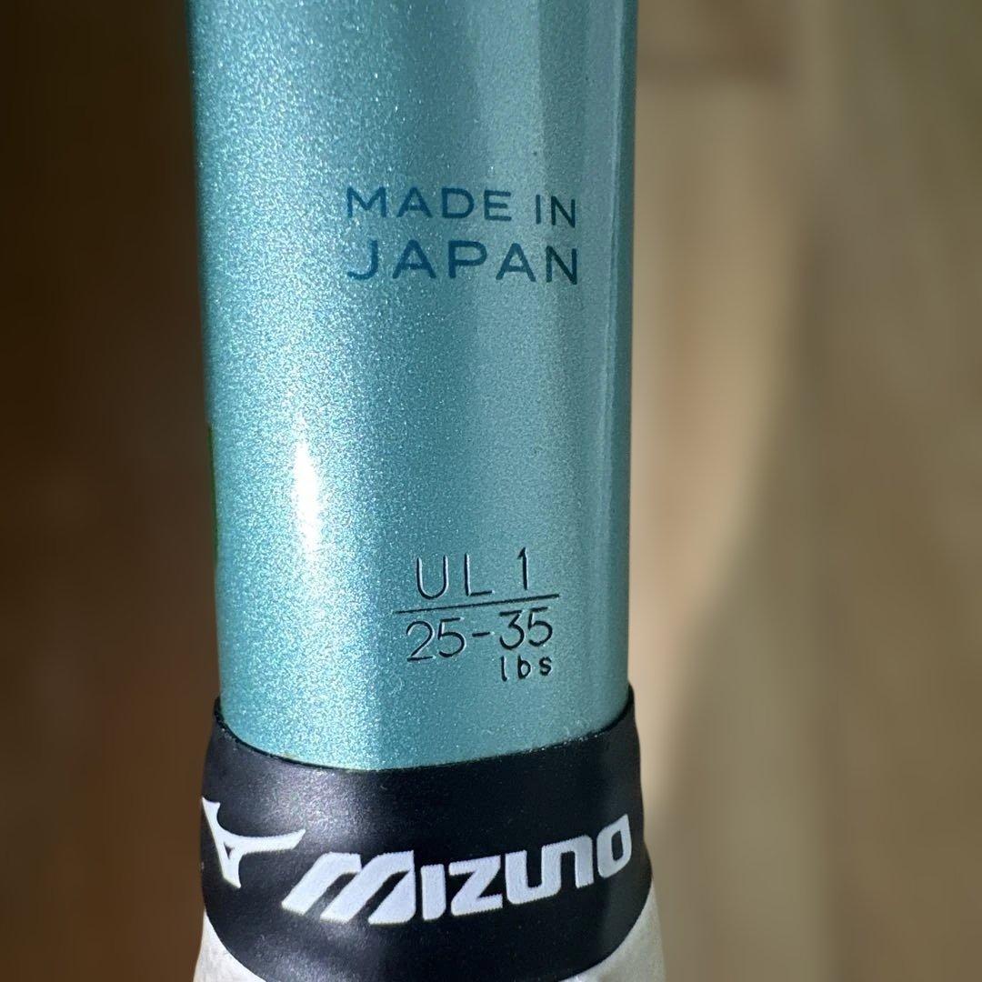 dragonです　美品　ヨネックス　ボルトレイジ７Ｖ　02-VR7V