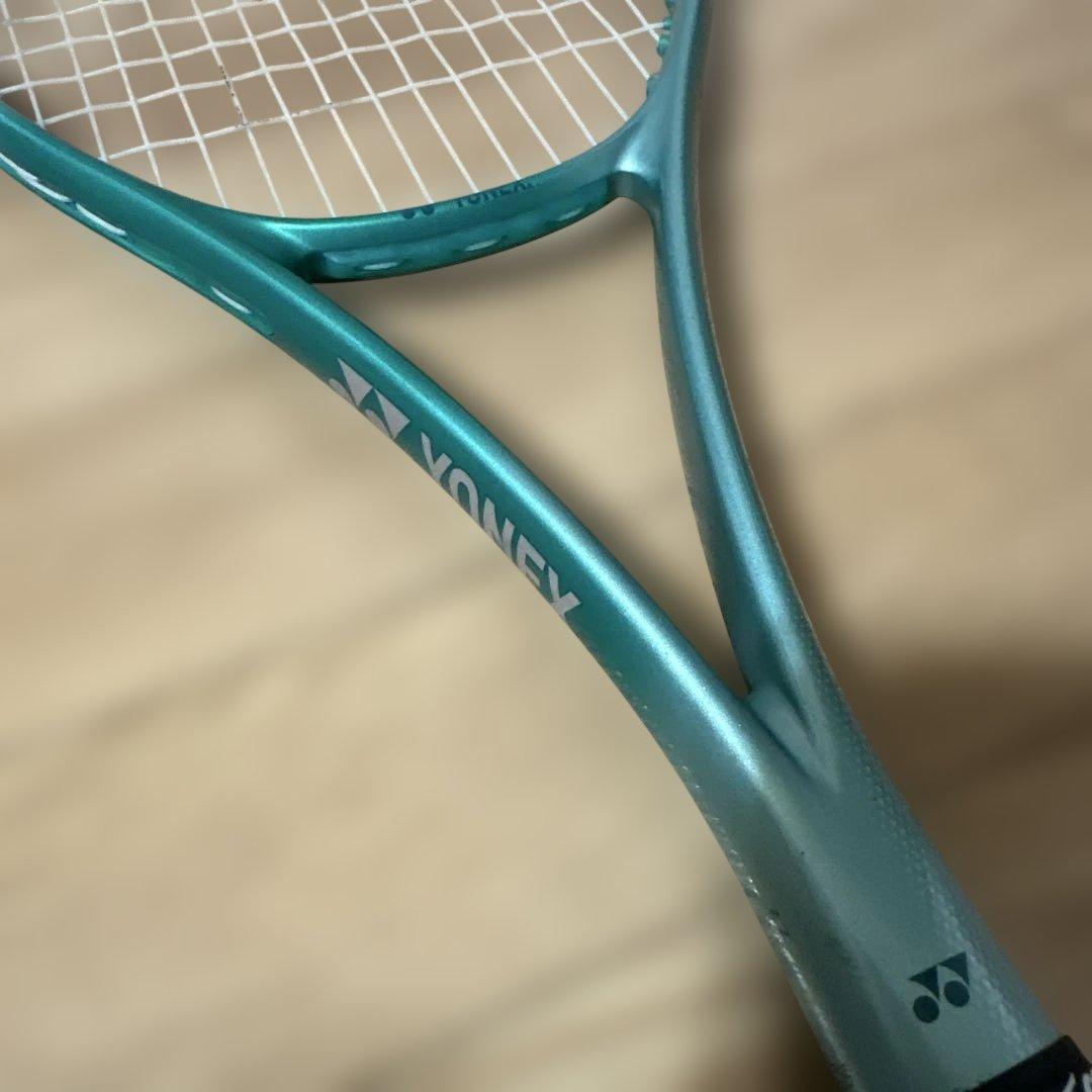 美品　ヨネックス　ボルトレイジ７Ｖ　02-VR7V