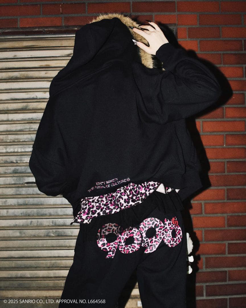 9090 girl ×HELLO KITTY 90 Logo Fur Zip M