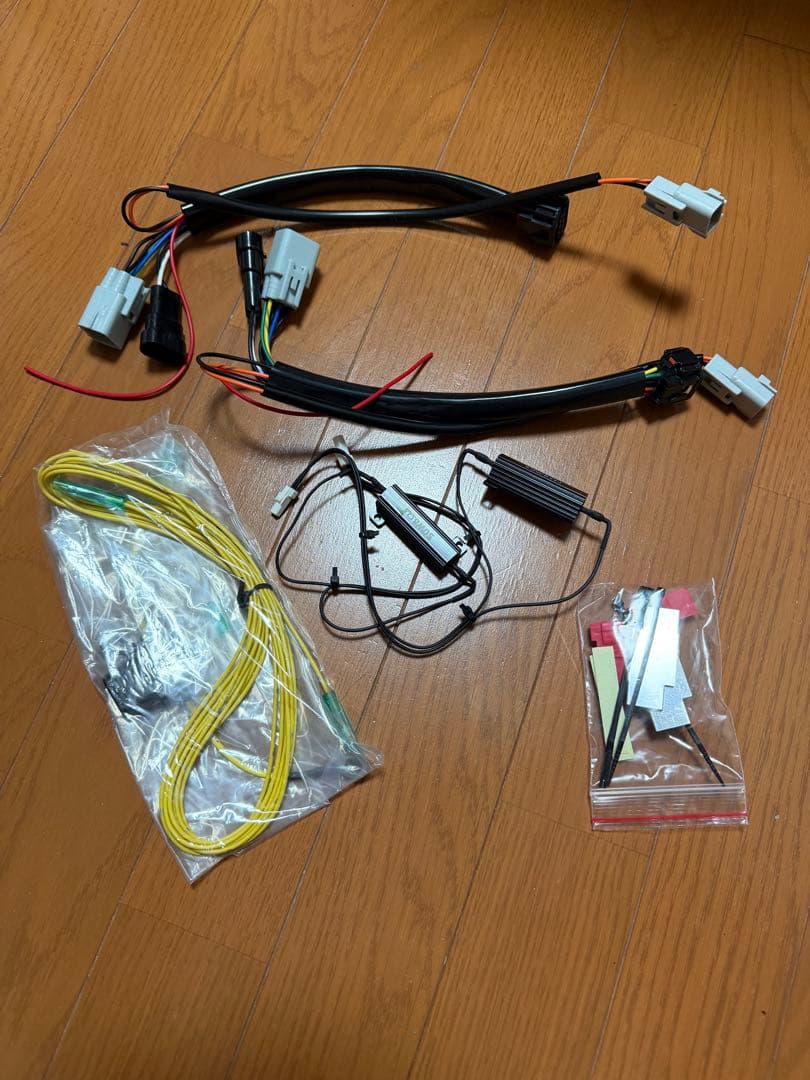 ハイエース　ヴァレンティValenti 6眼ヘッドライト　超美品！付属品未使用！