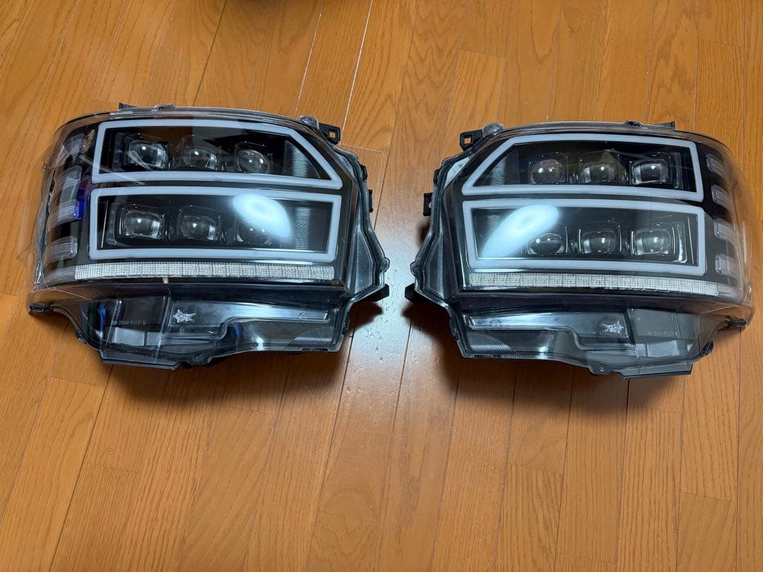 ハイエース　ヴァレンティValenti 6眼ヘッドライト　超美品！付属品未使用！