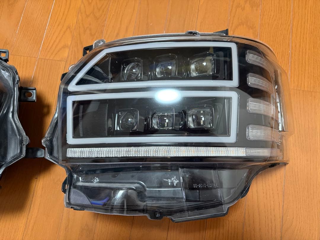 ハイエース　ヴァレンティValenti 6眼ヘッドライト　超美品！付属品未使用！