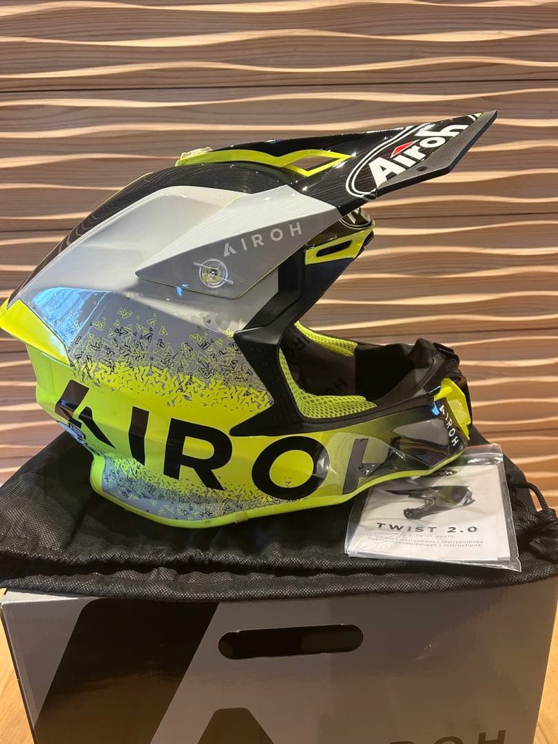 AIROH アイロー　オフロード　ヘルメット　モタード　twist2