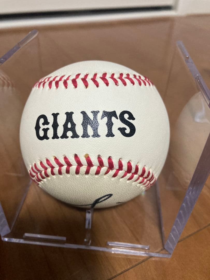 読売ジャイアンツ　吉川尚輝選手直筆サイン入りボール2016