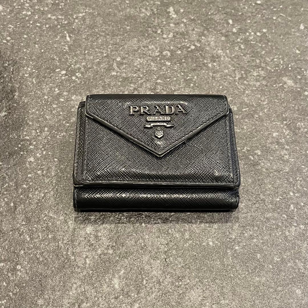 PRADA ブラック 三つ折り財布 サフィアーノレザー