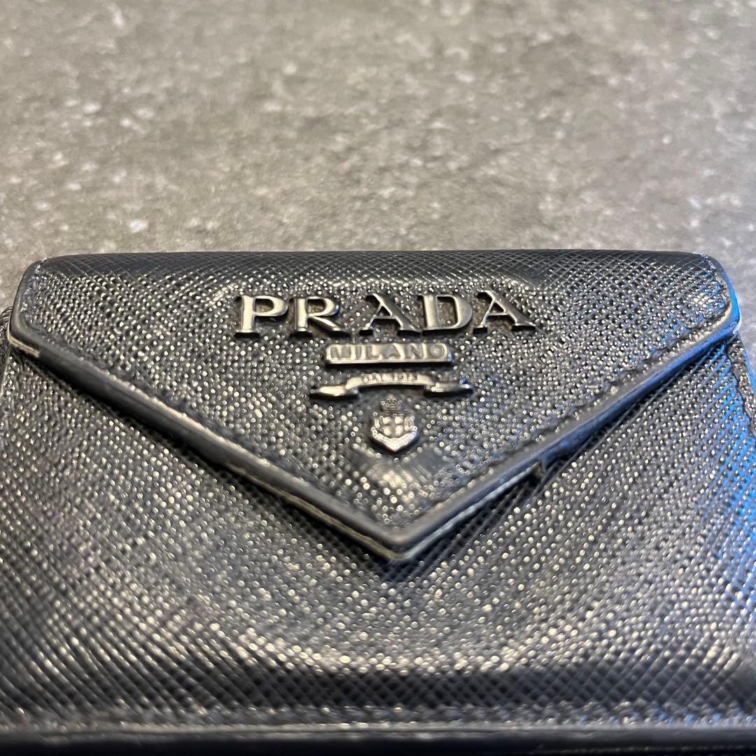 PRADA ブラック 三つ折り財布 サフィアーノレザー