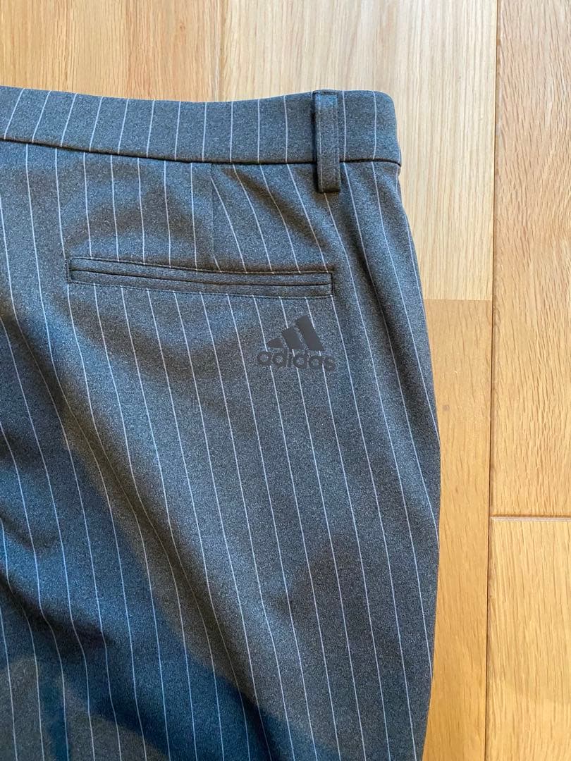 adidas カジュアルスーツ　ストライプ　グレー
