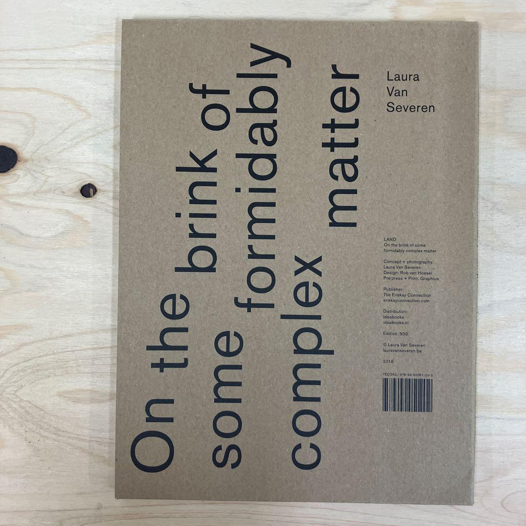 アート・デザイン・音楽 Laura Van Severen Land.