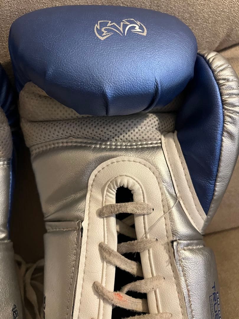 RIVAL RS100 スパーリンググローブ