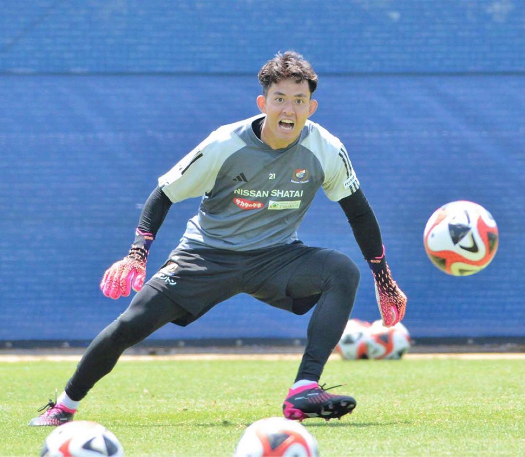 希少 横浜 F マリノス トレーニングウェア GK用 支給品 上下セット